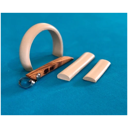 
  OUTIL EXTRUDEUSE A MAIN - FORME OVALE - R6 - Extrudeuses à main d'argile - Cigale et Fourmi