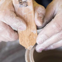
  EBAUCHOIR BOIS 2 ANGLES 45X45X45 - Ébauchoirs Dirty Girls Pottery Tools - Cigale et Fourmi