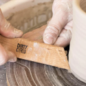
  EBAUCHOIR BOIS 2 ANGLES 60X30 - Ébauchoirs Dirty Girls Pottery Tools - Cigale et Fourmi