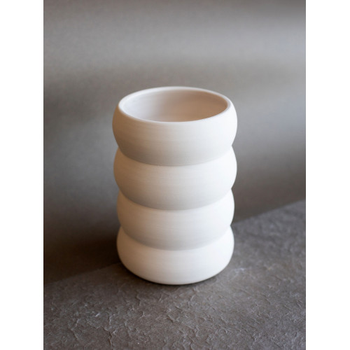 
  BISCUIT FAIENCE - VASE MICHELINE - Décoration d'intérieur - Cigale et Fourmi