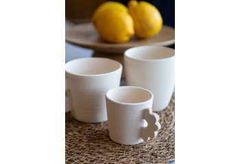 Arts de la table : assiettes, gobelets, mugs