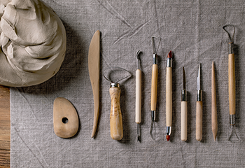 Quel matériel pour débuter la poterie ? - guide poterie - Cigale et Fourmi
